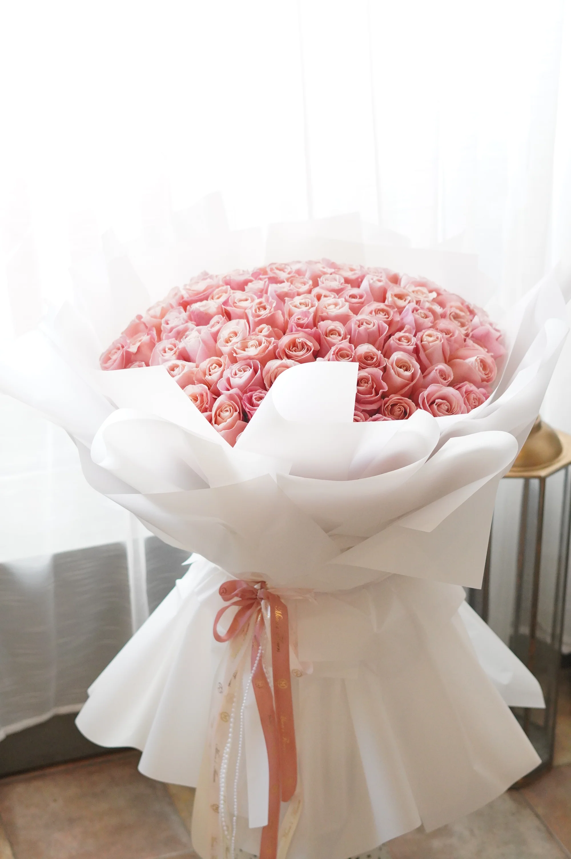 100 Roses Bouquet - Image 7