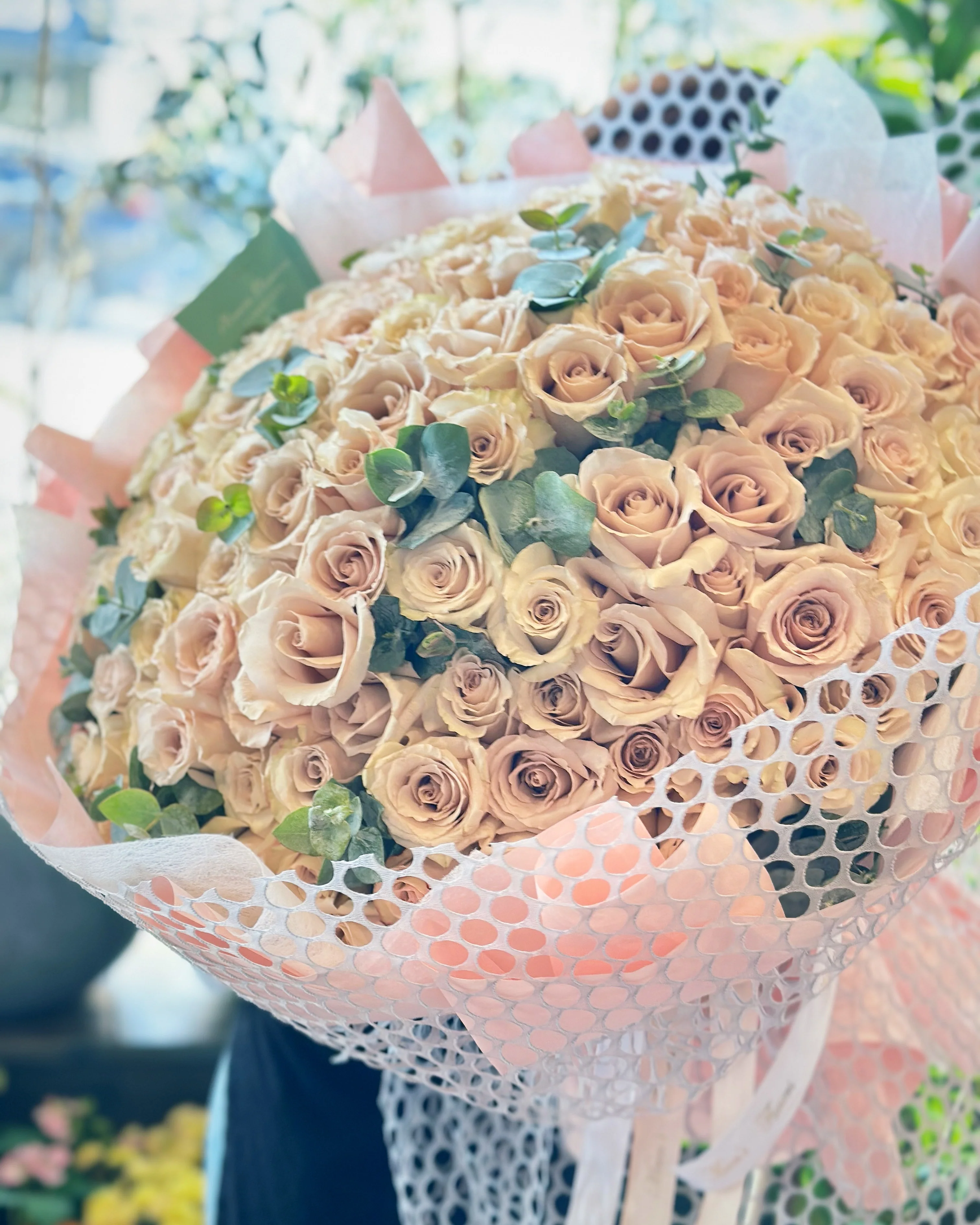 100 Roses Bouquet - Image 9