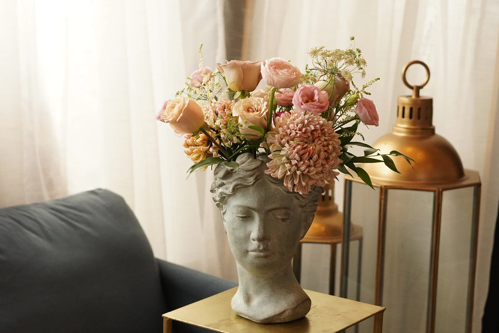 Flowers in a Queen's Head - Image 3