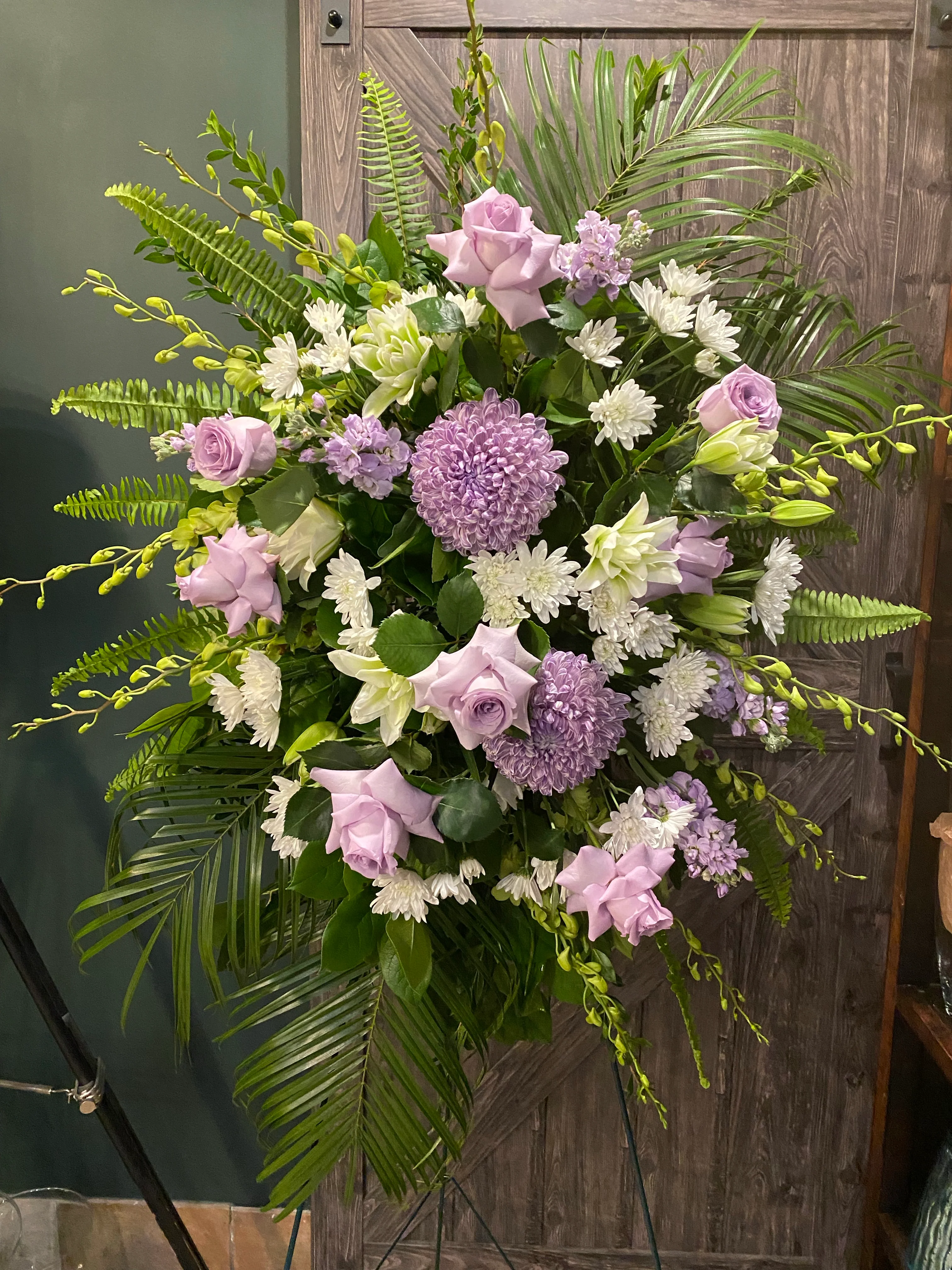 Funeral and Condolences Standing Spray - Image 4