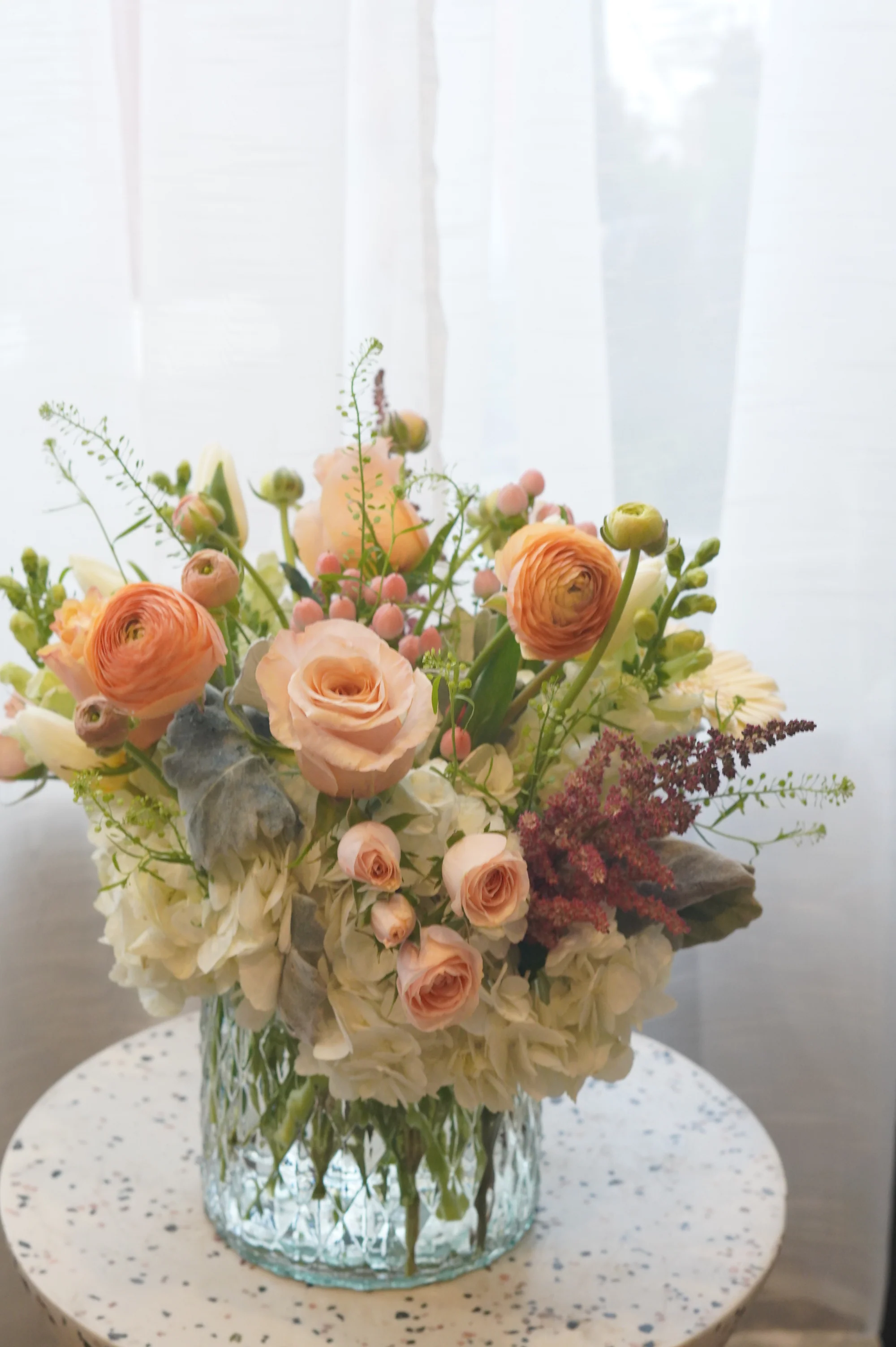 White & Peach Arrangement - Image 3