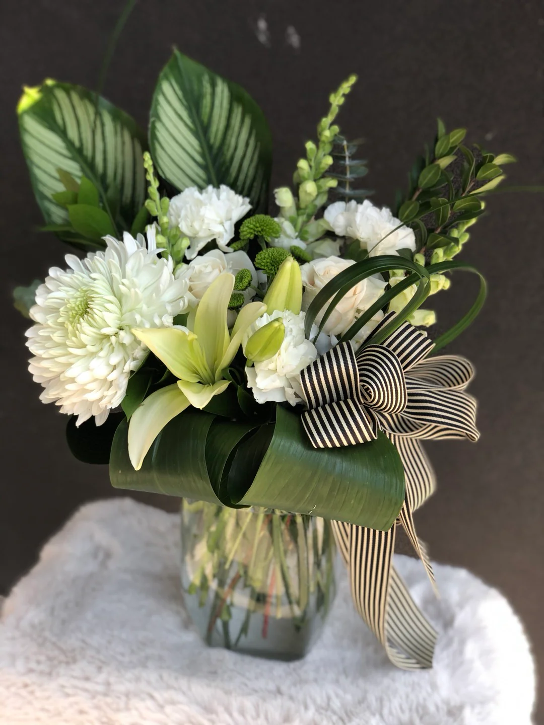 White Sympathy Arrangement - Image 3