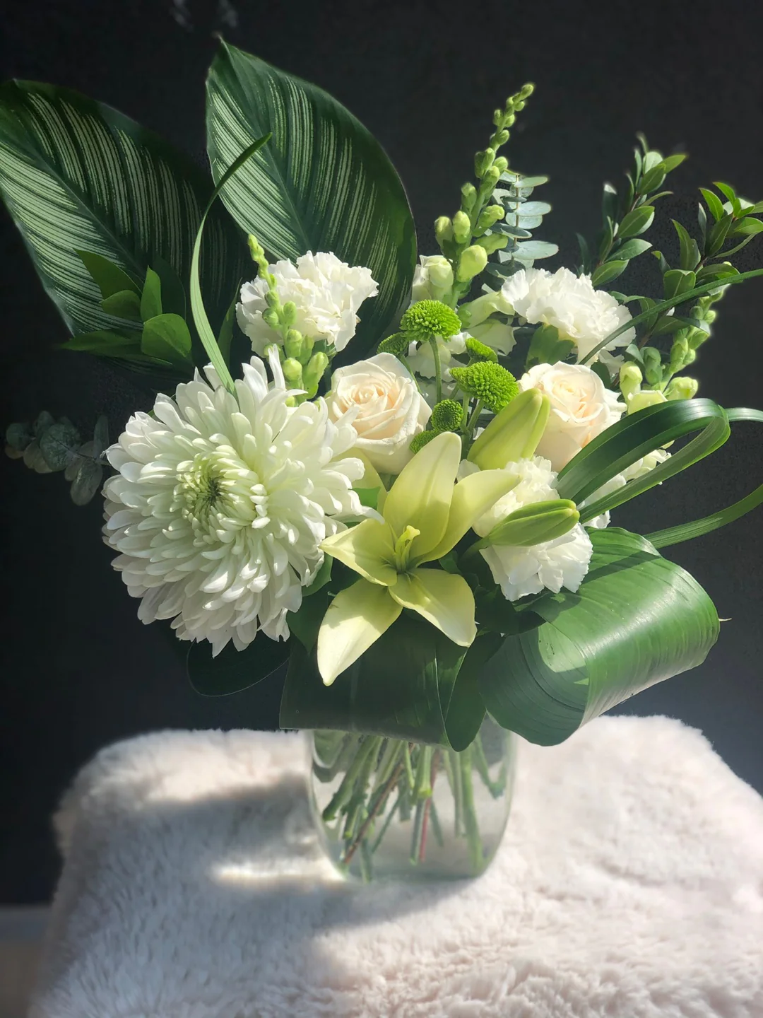 White Sympathy Arrangement - Image 4